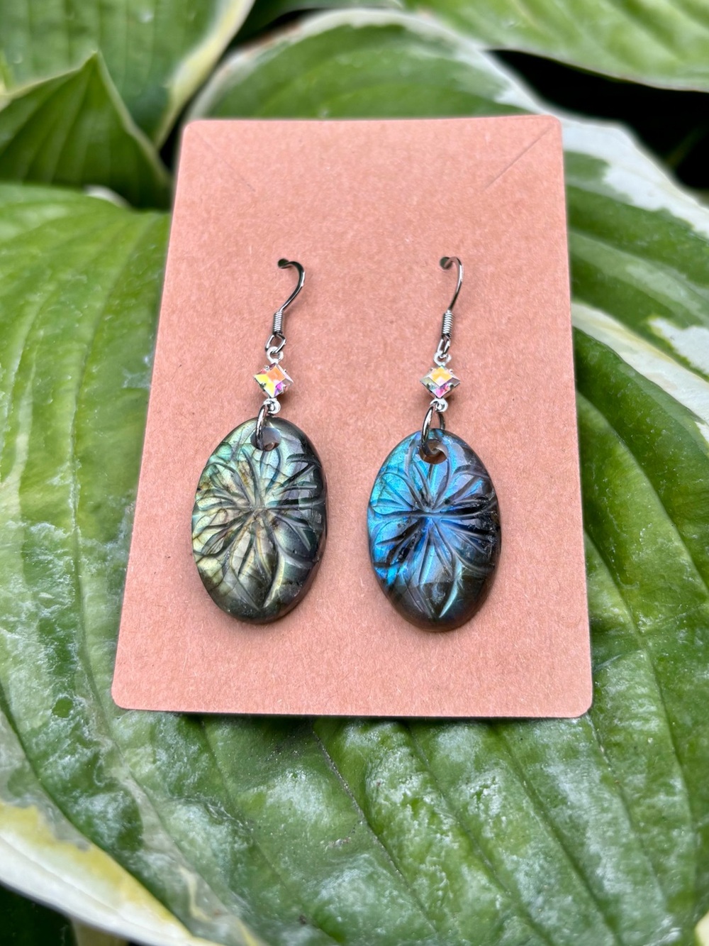 Carved labradorite earrings. - Picture 4 of 11